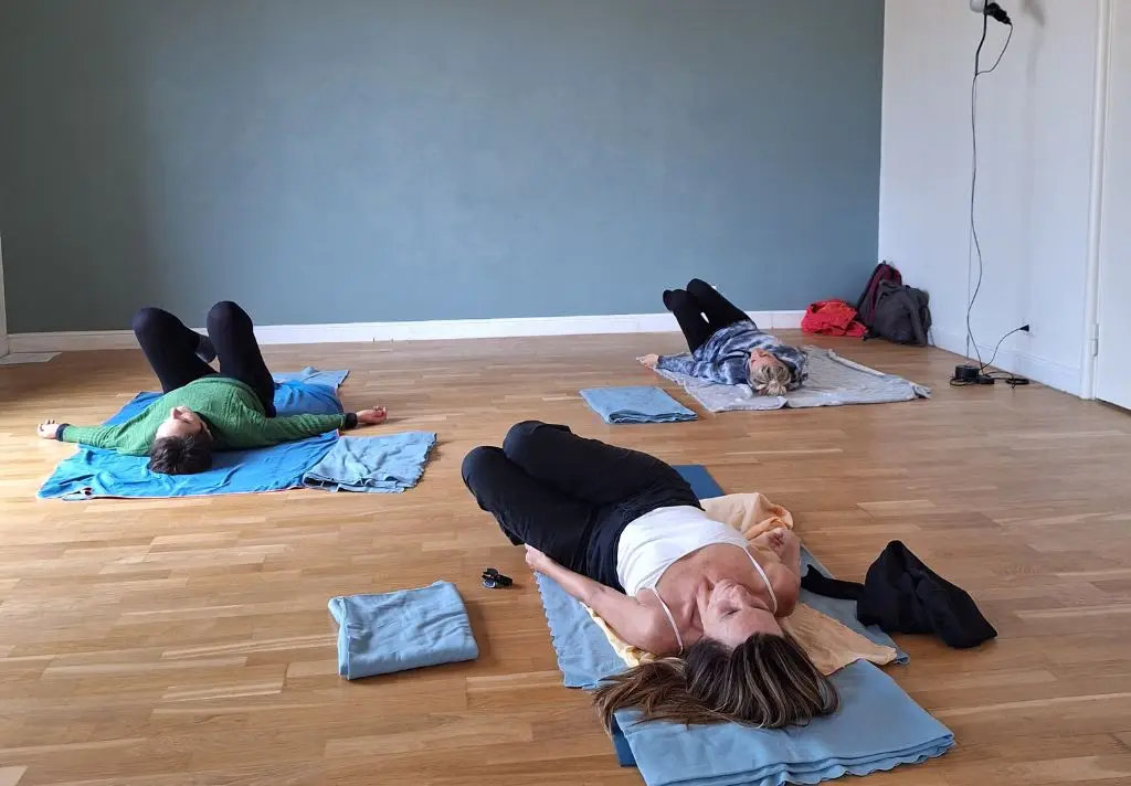 Esercizio di gruppo Feldenkrais sul pavimento pelvico